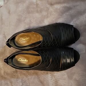 Clark Artisan Okena Sass Black leather Booties 7M